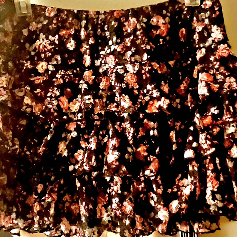 Medium (never worn) Junior's Ruffle Skirt with Built-in Lining